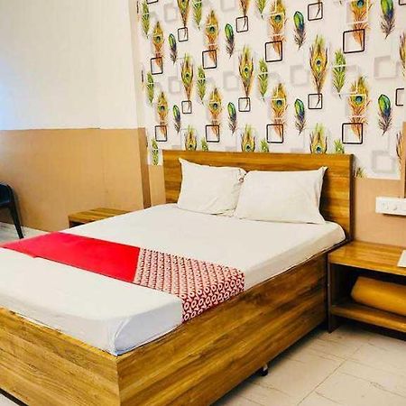 Hotel Royal Lodging Phursungi Ngoại thất bức ảnh
