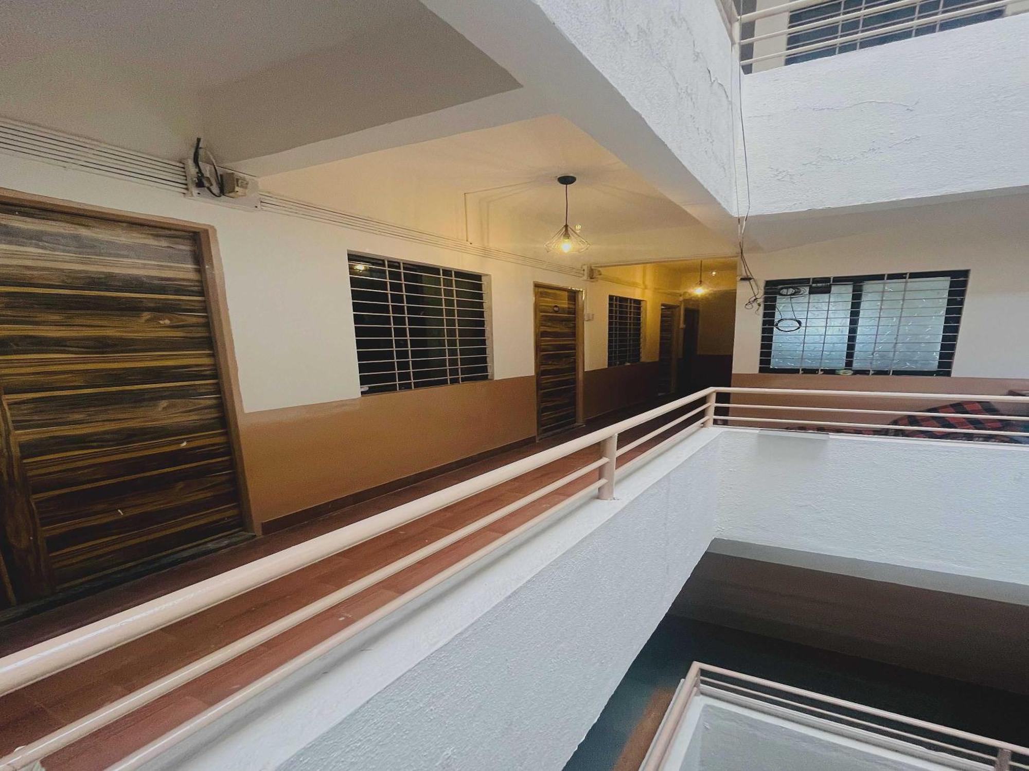 Hotel Royal Lodging Phursungi Ngoại thất bức ảnh