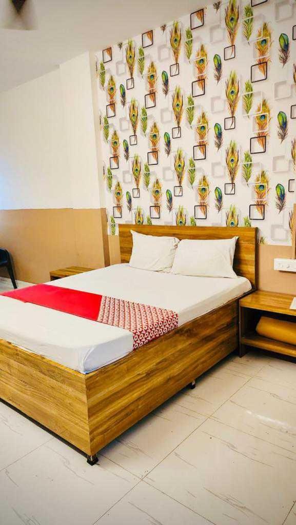 Hotel Royal Lodging Phursungi Ngoại thất bức ảnh